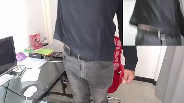 Snapshot of Dylanwish chatting on December 4, 2024, 1:53 pm Dylanwish online show from December 4, 2024, 1:53 pm