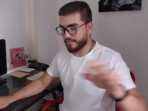 Snapshot of Dylanwish chatting on October 9, 2025, 9:24 pm Dylanwish online show from October 9, 2025, 9:24 pm