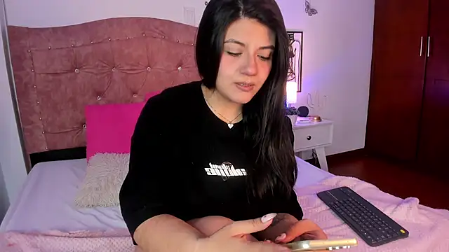 Snapshot of DesireSweet chatting on May 13, 2026, 10:34 am DesireSweet online show from May 13, 2026, 10:34 am