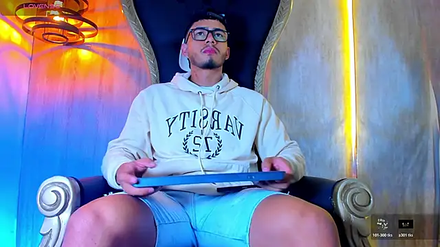 Snapshot of thaddeus_king chatting on November 2, 2025, 10:56 pm thaddeus king online show from November 2, 2025, 10:56 pm