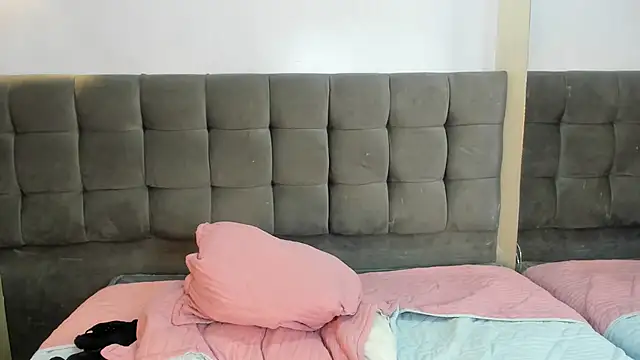 Snapshot of Yayittha chatting on December 24, 2024, 12:11 pm Yayittha online show from December 24, 2024, 12:11 pm