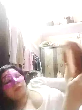 Snapshot of bobbyronak chatting on January 2, 2025, 6:45 pm bobbyronak online show from January 2, 2025, 6:45 pm