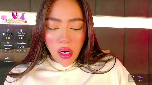 Snapshot of nicolle_pierce chatting on November 15, 2025, 2:02 pm nicolle pierce online show from November 15, 2025, 2:02 pm