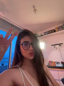 Snapshot of MariaIsabella8 chatting on April 1, 2026, 11:02 pm MariaIsabella8 online show from April 1, 2026, 11:02 pm