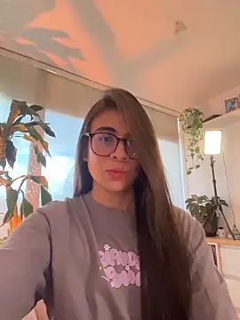 Snapshot of MariaIsabella8 chatting on April 15, 2026, 8:31 pm MariaIsabella8 online show from April 15, 2026, 8:31 pm