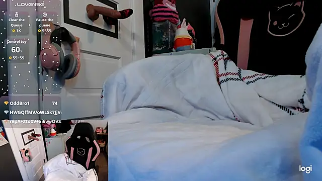 KSwonderland6 online show from December 2, 2025, 5:41 pm