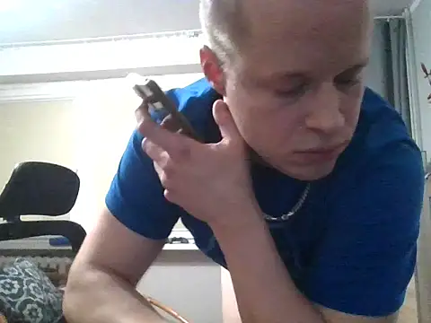 seniorVargas online show from November 5, 2025, 6:41 pm