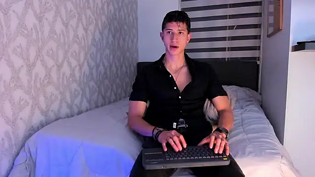 Dorianmistery2322  online show from February 6, 2025, 3:27 am