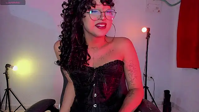 Snapshot of Heka_Prudence chatting on June 10, 2026, 4:34 am Heka Prudence online show from June 10, 2026, 4:34 am