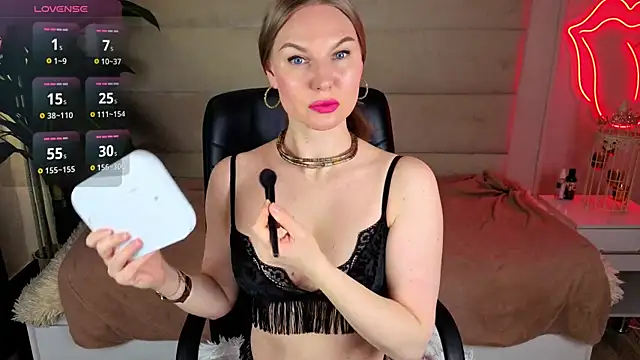 Angel Nikole online show from April 30, 2026, 1:23 am