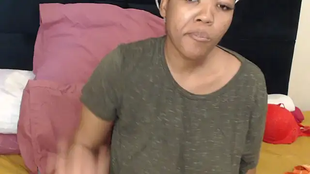 Busty-Londie online show from September 26, 2025, 3:38 pm