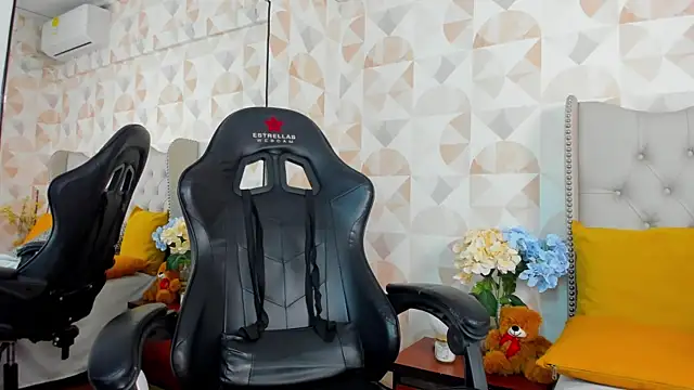 Snapshot of Tyler_Rodriguez chatting on March 9, 2025, 12:21 am Tyler Rodriguez online show from March 9, 2025, 12:21 am