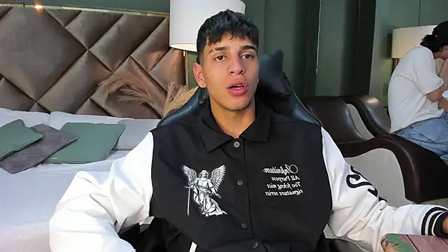 Snapshot of Tyler_Rodriguez chatting on March 13, 2025, 4:49 am Tyler Rodriguez online show from March 13, 2025, 4:49 am