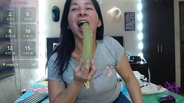 Snapshot of Rachell_111 chatting on January 29, 2025, 10:43 pm Rachell 111 online show from January 29, 2025, 10:43 pm