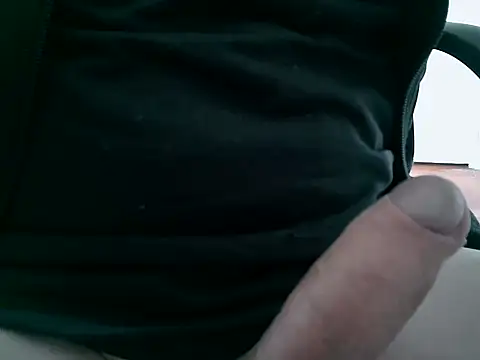 lovedoggy03 online show from November 9, 2025, 12:14 pm