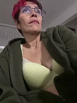 Snapshot of MireyaTorresGu chatting on January 18, 2025, 12:57 am MireyaTorresGu online show from January 18, 2025, 12:57 am