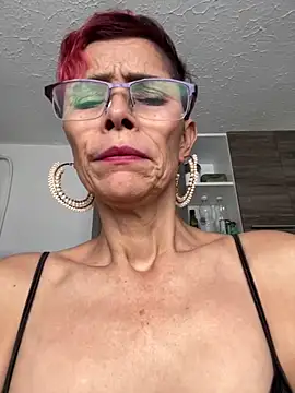 Snapshot of MireyaTorresGu chatting on February 6, 2025, 9:28 pm MireyaTorresGu online show from February 6, 2025, 9:28 pm