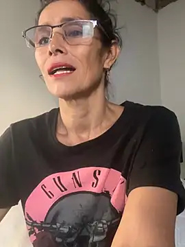 Snapshot of MireyaTorresGu chatting on July 7, 2026, 1:15 pm MireyaTorresGu online show from July 7, 2026, 1:15 pm