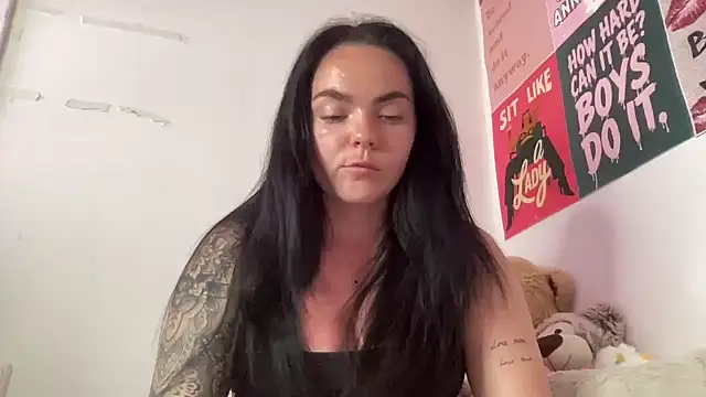 yorkshiregal online show from April 21, 2026, 8:23 pm