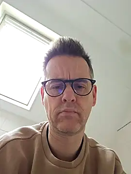 Hectorthyssen1 online show from January 19, 2025, 12:50 pm