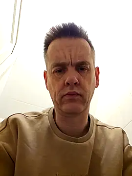 Hectorthyssen1 online show from February 9, 2025, 6:26 pm