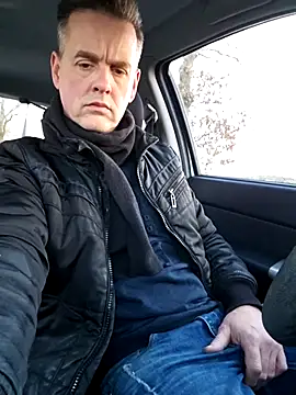 Hectorthyssen1 online show from February 17, 2025, 4:48 pm