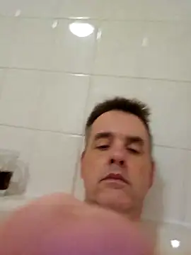 Hectorthyssen1 online show from March 4, 2025, 8:05 pm