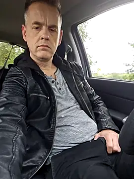 Hectorthyssen1 online show from October 17, 2025, 2:19 pm