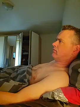Snapshot of Hectorthyssen1 chatting on May 10, 2026, 4:39 am Hectorthyssen1 online show from May 10, 2026, 4:39 am