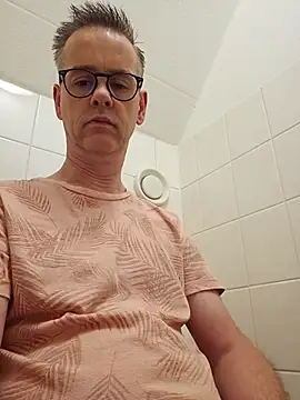 Snapshot of Hectorthyssen1 chatting on July 18, 2026, 1:48 pm Hectorthyssen1 online show from July 18, 2026, 1:48 pm