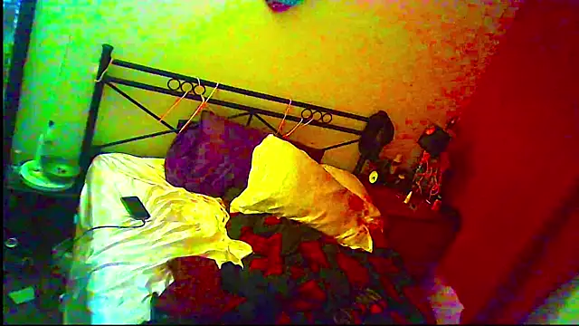 Snapshot of ingrid1982 chatting on May 22, 2026, 6:35 pm ingrid1982 online show from May 22, 2026, 6:35 pm