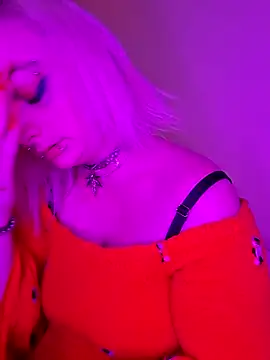 Snapshot of IzanamiNova chatting on January 31, 2025, 3:20 am IzanamiNova online show from January 31, 2025, 3:20 am