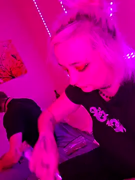 Snapshot of IzanamiNova chatting on February 15, 2025, 5:30 am IzanamiNova online show from February 15, 2025, 5:30 am