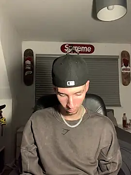 Snapshot of MikesWood21 chatting on December 6, 2024, 3:30 am MikesWood21 online show from December 6, 2024, 3:30 am