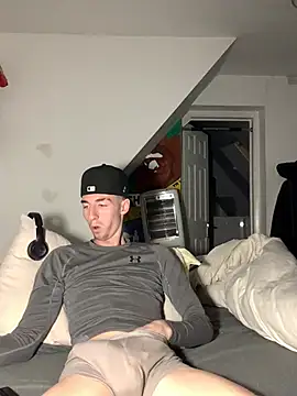 Snapshot of MikesWood21 chatting on January 22, 2025, 2:26 am MikesWood21 online show from January 22, 2025, 2:26 am