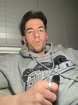 Snapshot of MikesWood21 chatting on February 14, 2025, 1:02 am MikesWood21 online show from February 14, 2025, 1:02 am