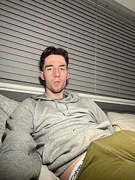 Snapshot of MikesWood21 chatting on February 27, 2025, 12:32 am MikesWood21 online show from February 27, 2025, 12:32 am