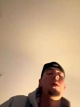 Snapshot of MikesWood21 chatting on October 12, 2025, 11:15 pm MikesWood21 online show from October 12, 2025, 11:15 pm