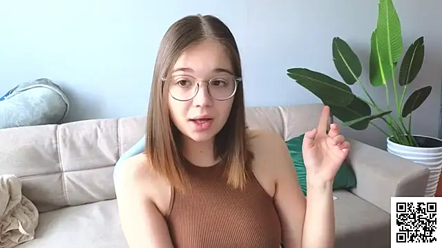 Snapshot of Leela_sun chatting on March 3, 2025, 5:31 am Leela sun online show from March 3, 2025, 5:31 am