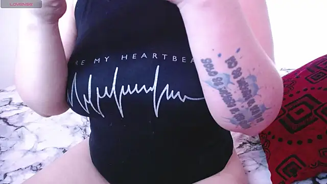 zarquita99 online show from November 9, 2025, 9:40 am