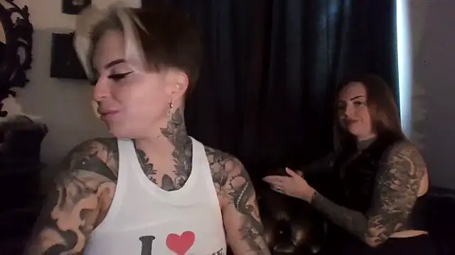 Snapshot of Alexandersonxo chatting on December 16, 2025, 10:20 am Alexandersonxo online show from December 16, 2025, 10:20 am