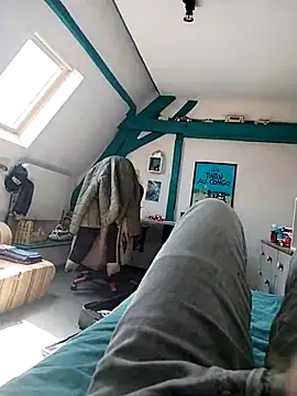 JulesG18 online show from April 21, 2026, 12:44 pm