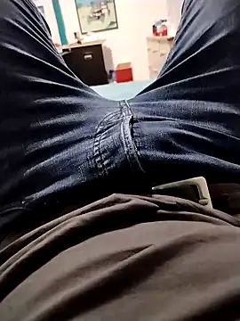 JulesG18 online show from April 22, 2026, 8:10 pm