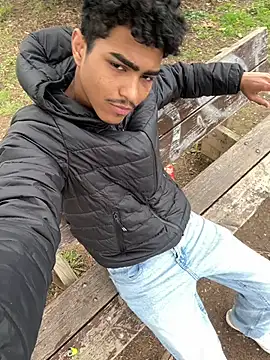 Snapshot of Ryan-hot chatting on March 13, 2025, 10:36 am Ryan-hot online show from March 13, 2025, 10:36 am