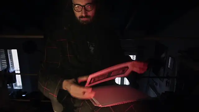 contemptumundi888 online show from March 10, 2025, 4:46 pm