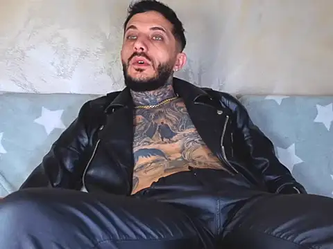 MentoXXL online show from April 22, 2026, 6:27 am