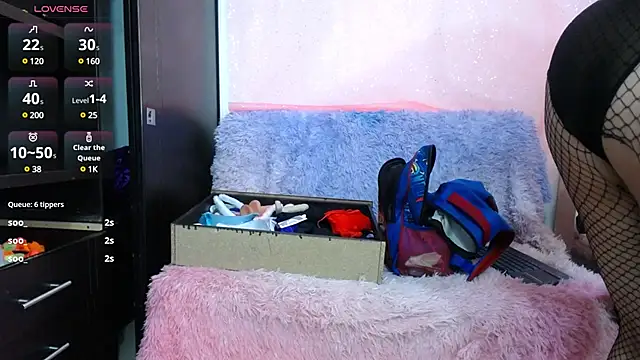 Snapshot of Niuk_mei chatting on January 17, 2025, 7:27 pm Niuk mei online show from January 17, 2025, 7:27 pm