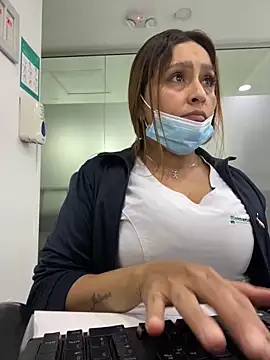 Snapshot of Keittly_ chatting on December 21, 2024, 11:45 pm Keittly online show from December 21, 2024, 11:45 pm