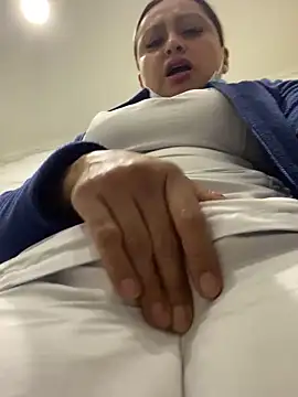 Snapshot of Keittly_ chatting on November 18, 2025, 6:45 pm Keittly online show from November 18, 2025, 6:45 pm