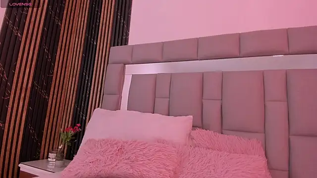 vivianne scott online show from October 16, 2025, 12:39 pm